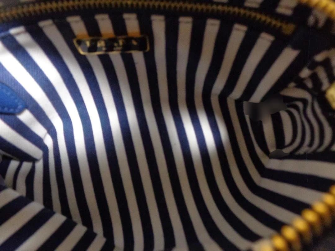 PRADA ネイビーキャンバスポーチ