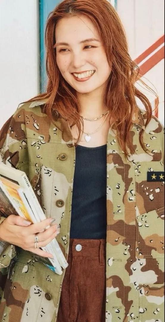 ニコアンド 人気スタッフ　てぃら　ワッペンシャツジャケット