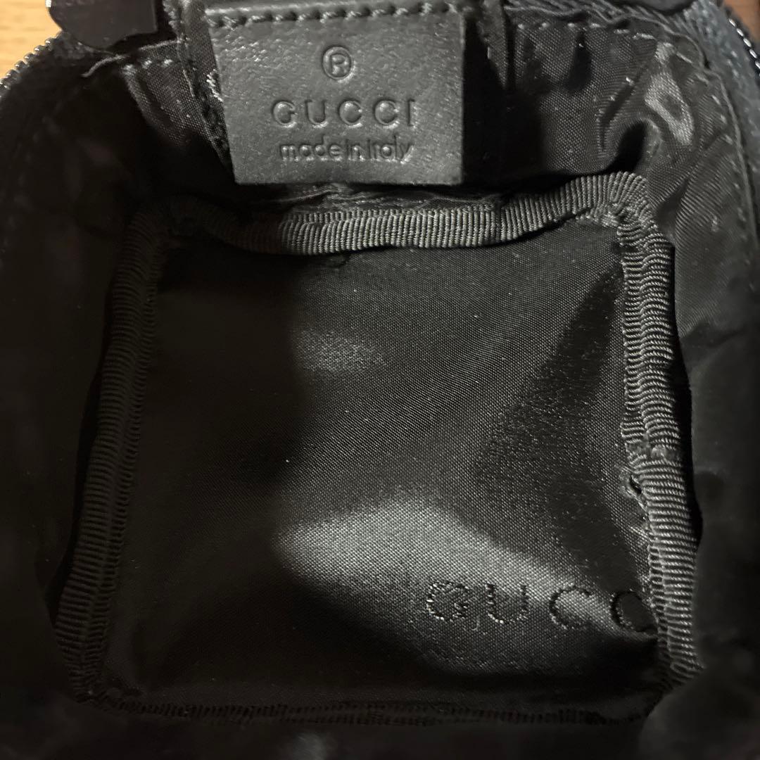 GUCCI GGキャンパス巾着型ポーチ