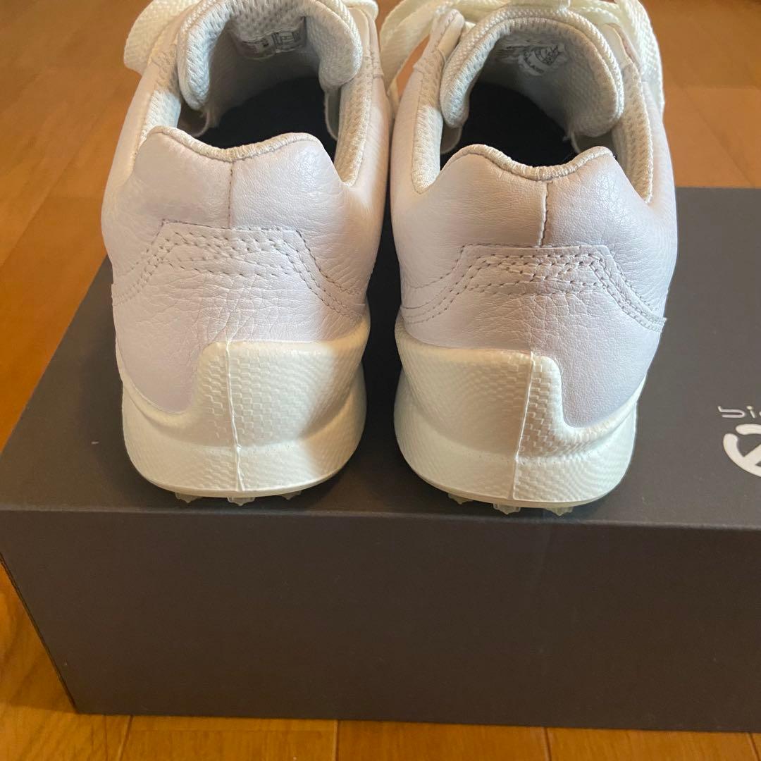 ecco ゴルフシューズ　スパイクレス