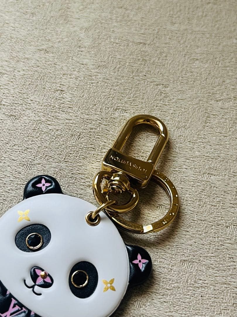 LOUIS VUITTON ボルトクレ LVパンダ キーホルダー