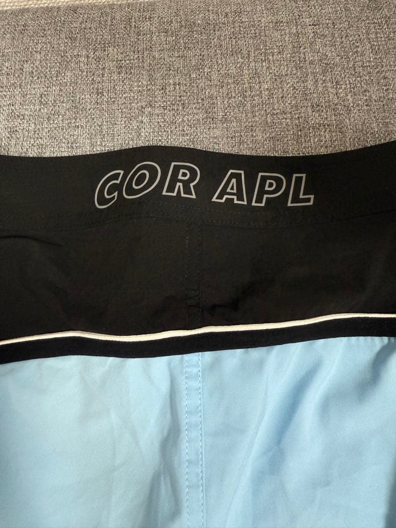 COR APL サーフパンツ Sサイズ 水色/黒