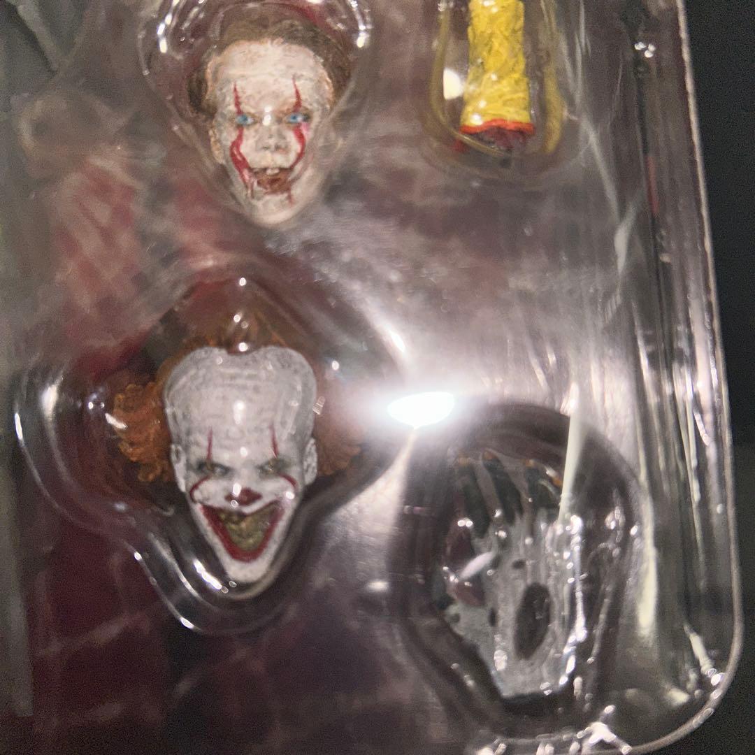 新品NECA ITペニーワイズ アクションフィギュア 18cm