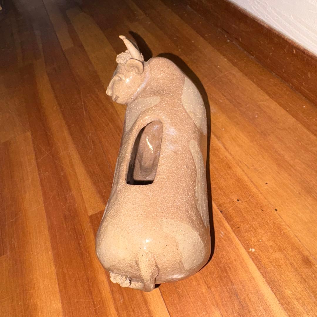 。牛陶器　置き物C1