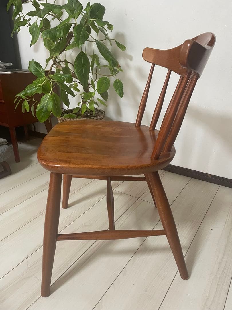 木製アンティーク椅子