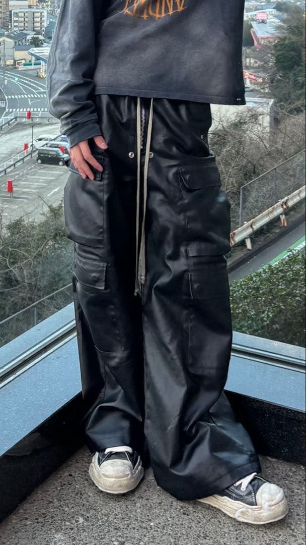 レザーパンツ