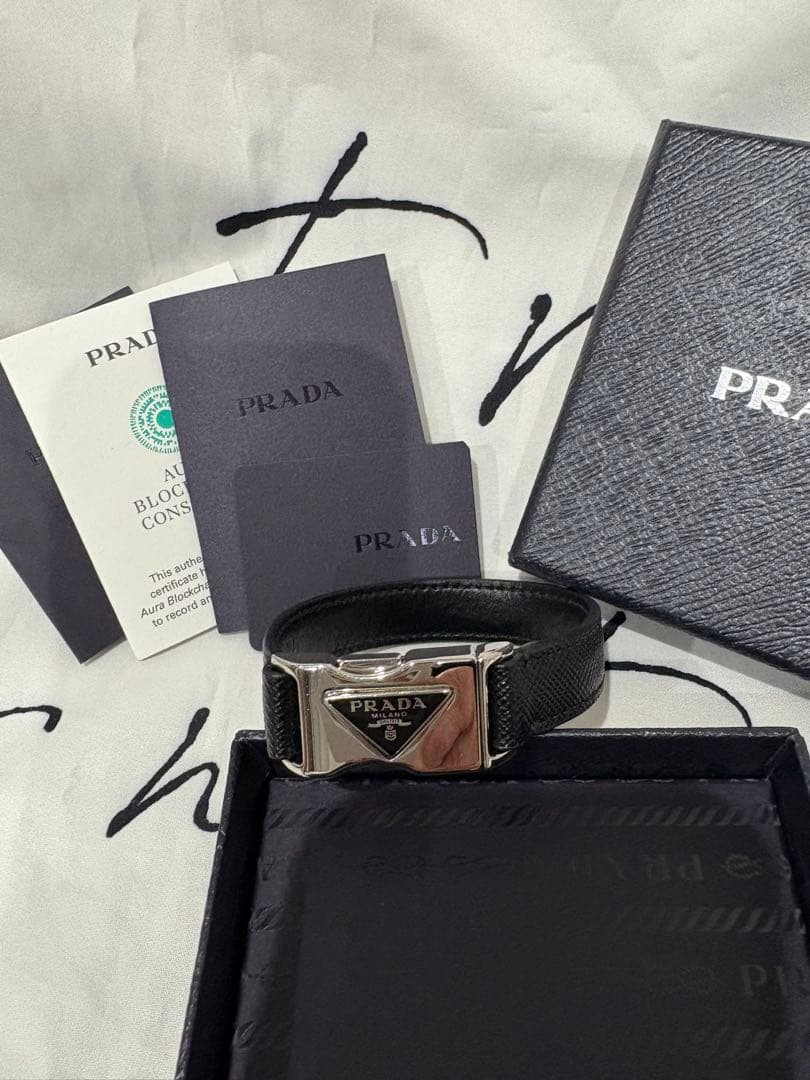 グリコさま PRADA サフィアーノ レザー ブレスレット