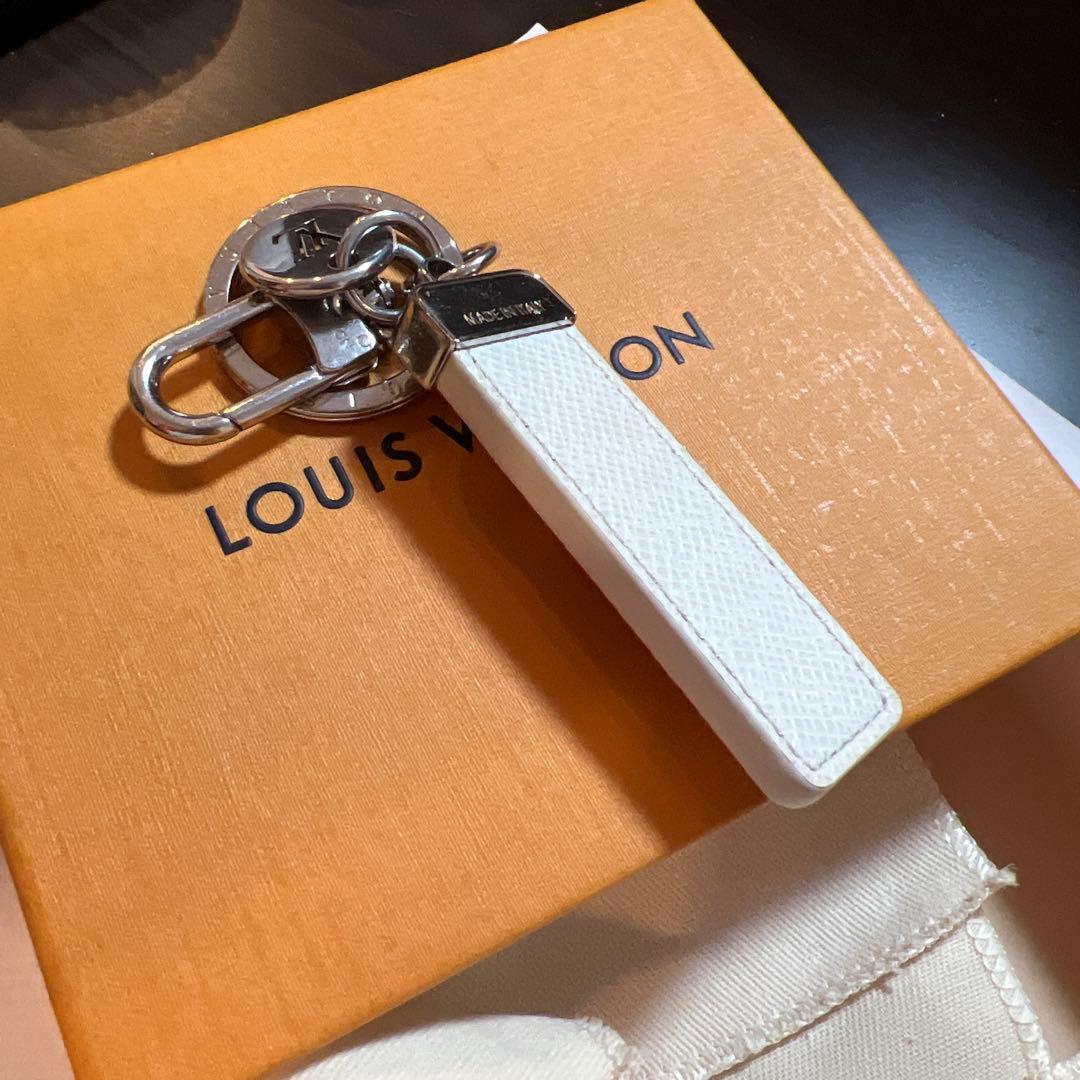 ルイ・ヴィトン白キーリング！