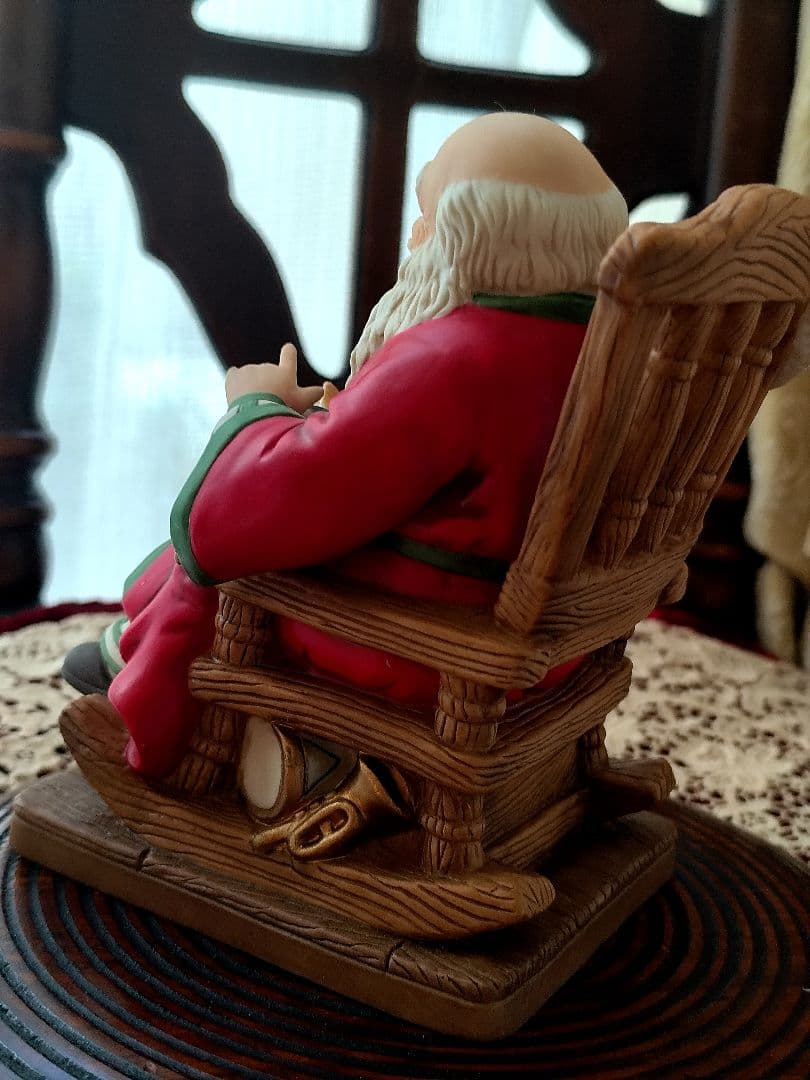 サンタクロース フィギュア 陶器　人形 瀬戸焼　猫　椅子　ロッキングチェア