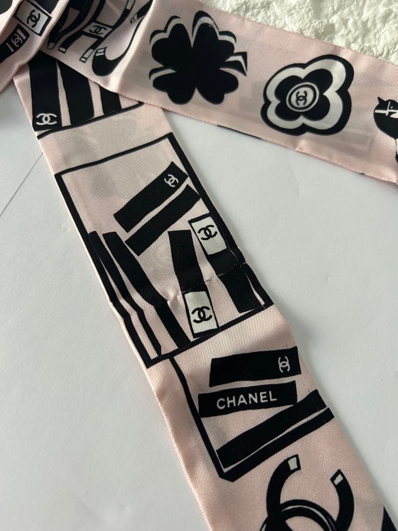 CHANEL シャネル　ロゴ スカーフ