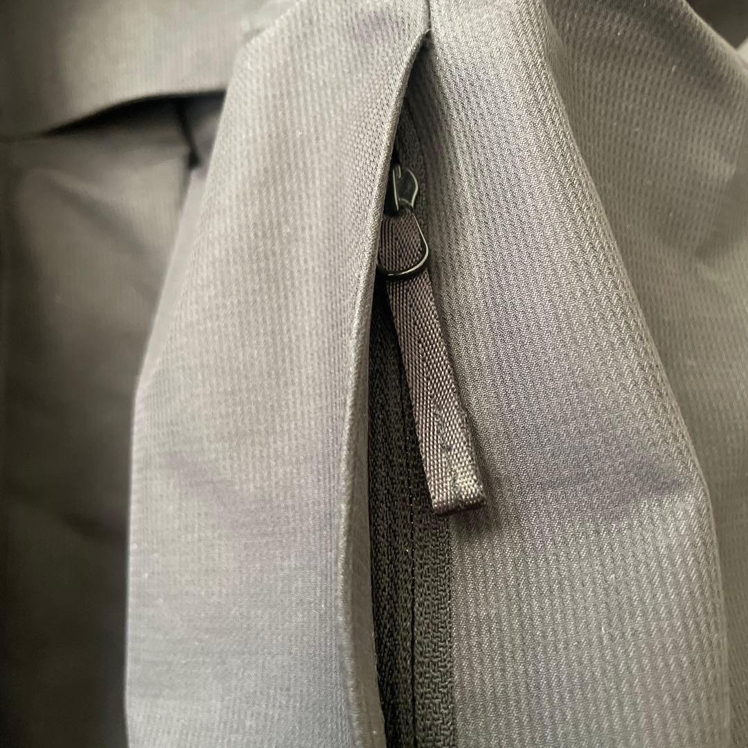 ✨【ARC'TERYX 】フード付きダウンジャケット M ブラック