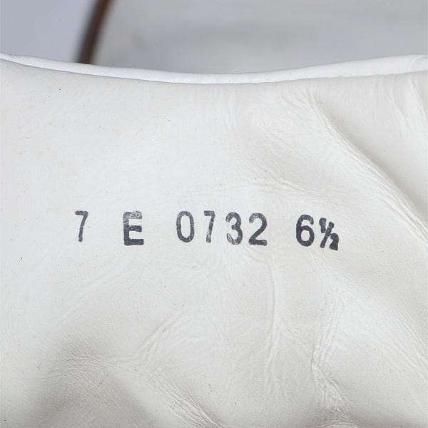 s*9様 FENDI フェンディ ハイカット スニーカー 白 レザー 6.5 イ