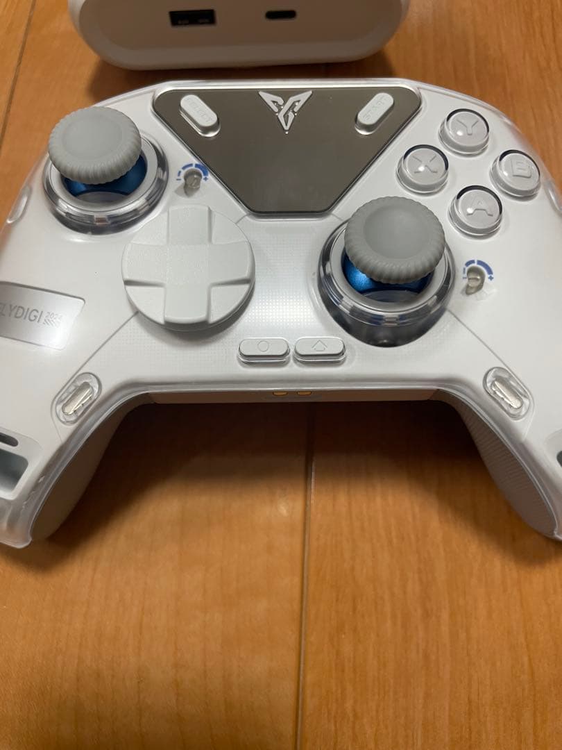 PC用ゲームコントローラー・コンバーター FLYDIGI APEX4