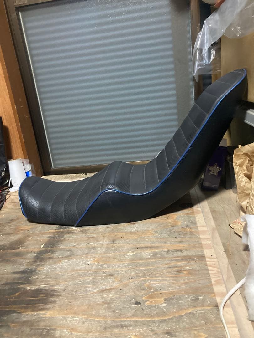 ZRX400 三段シート バイクシート 黒/青