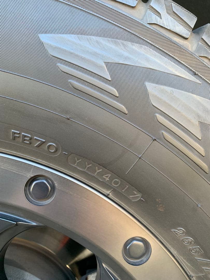 jeep ラングラー スタッドレスタイヤ 4本　タイヤのみ