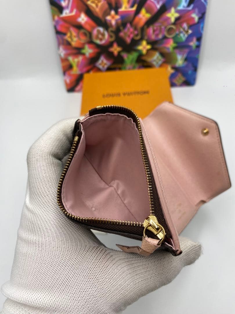 ルイヴィトン モノグラム ポルトフォイユ ヴィクトリーヌ 三つ折り財布