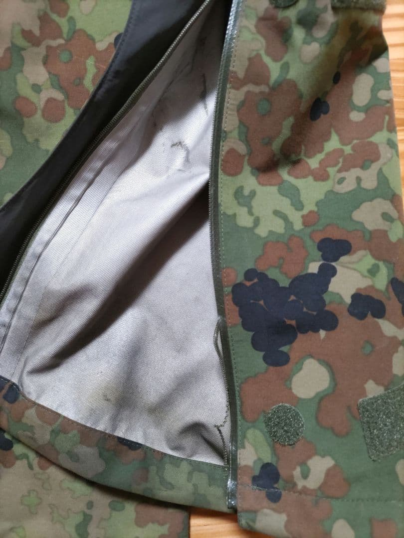 モンベル ゴアテックス　カモワッチレインスーツ　M サイズ　自衛隊 ゴア 雨衣