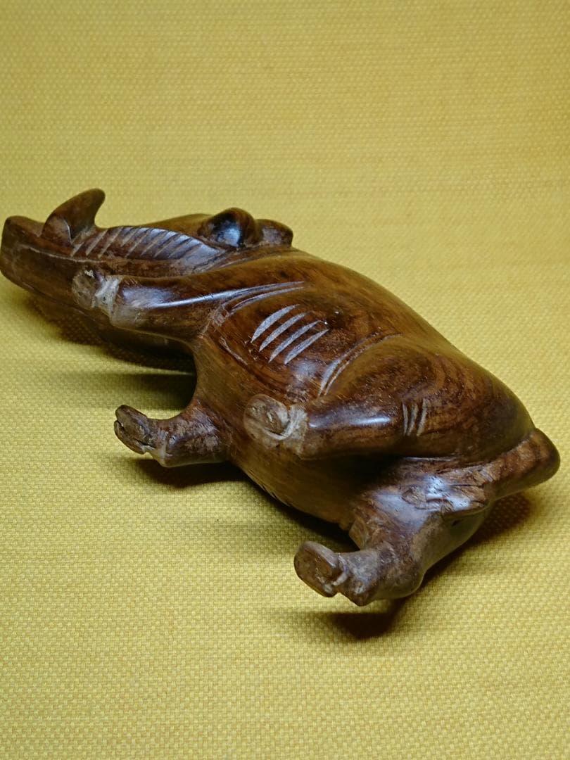 イノシシ　木彫　オブジェ　置物　インテリア　工芸品　美術品　A2803