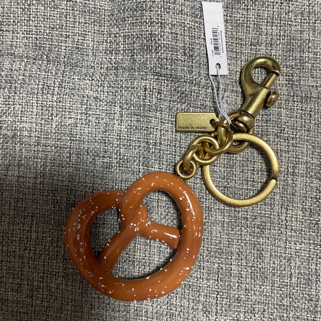 coach コーチ　スモール プレッツェル バッグ チャーム