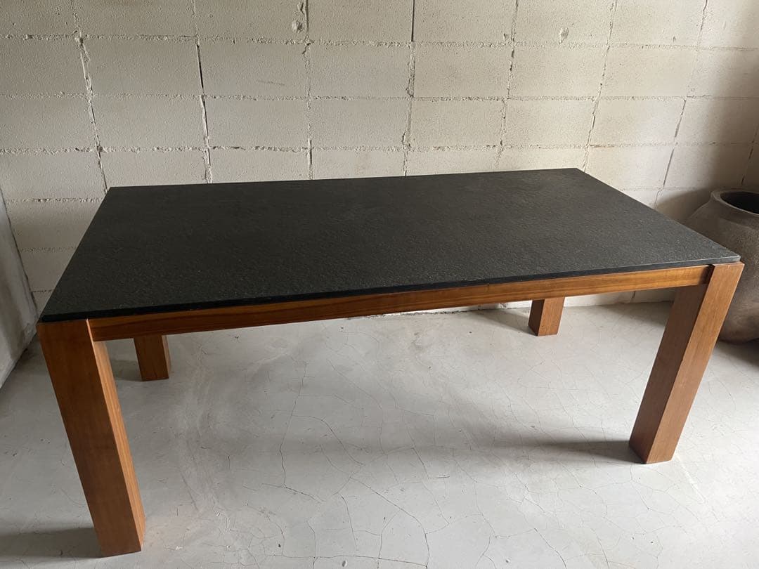 やー　御影石 × ウォールナット　ダイニングテーブル　クラスティーナ