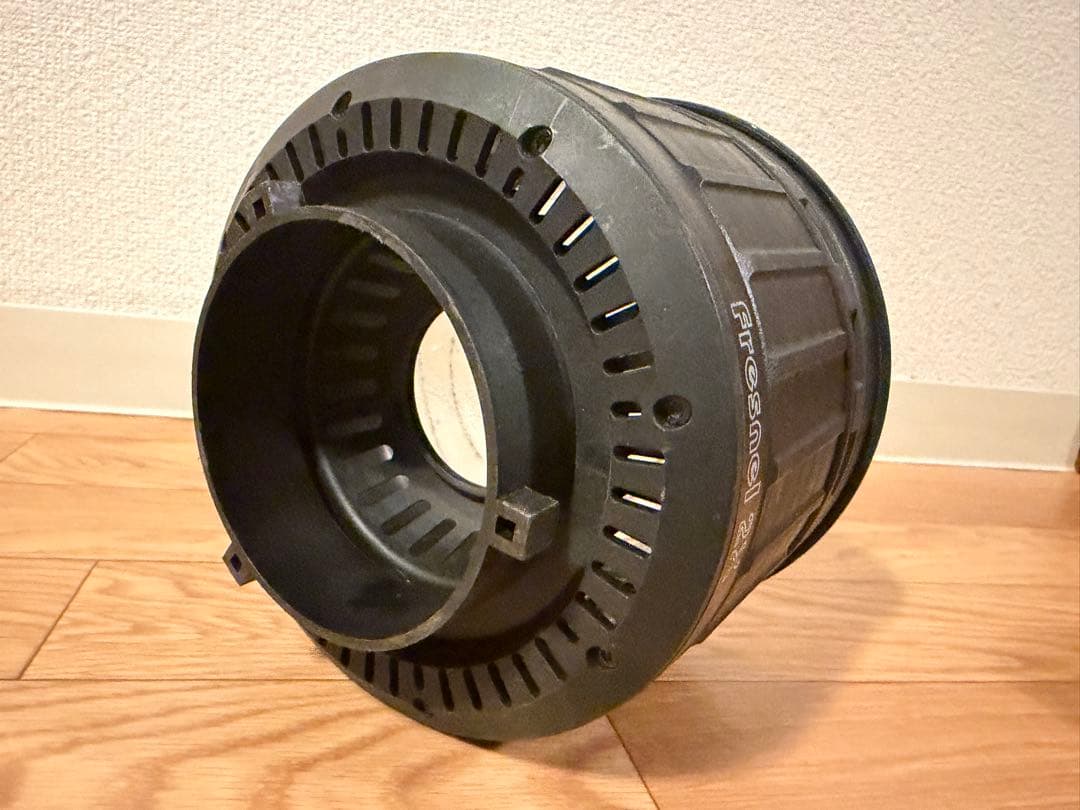 d*e様 Aputure 300X 高出力LEDライト + Frenel 2Xレ