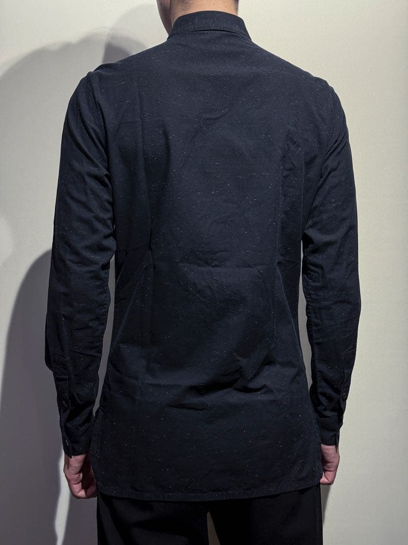 クリスヴァンアッシュ 黒シャツ