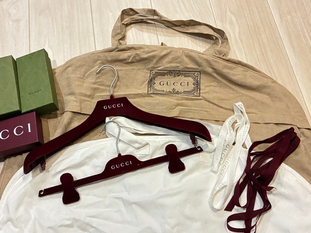 GUCCI グッチ 空箱 ショッパー ショップ袋 リボン ハンガー ギフト
