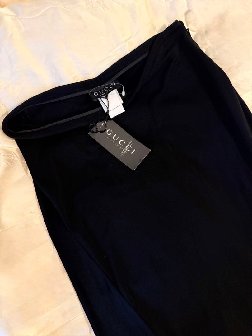 ★新品未使用タグ付き★GUCCI :ブラック タイトスカート(サイズ42)