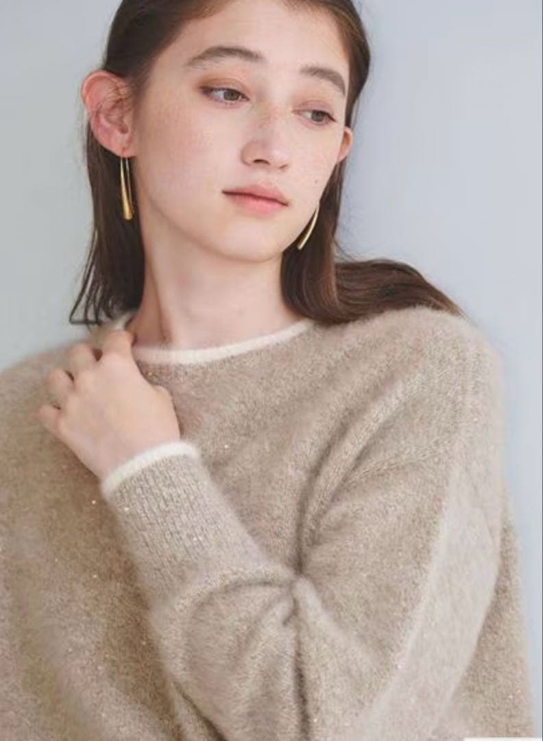 未使用　フォックスカシミヤ スパンコール クルーネックニット　ベージュ