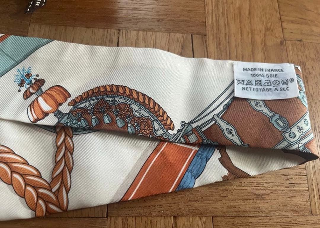 ほぼ新品・未使用　エルメス ツイリー 《グラン・アパラ》 2025春夏