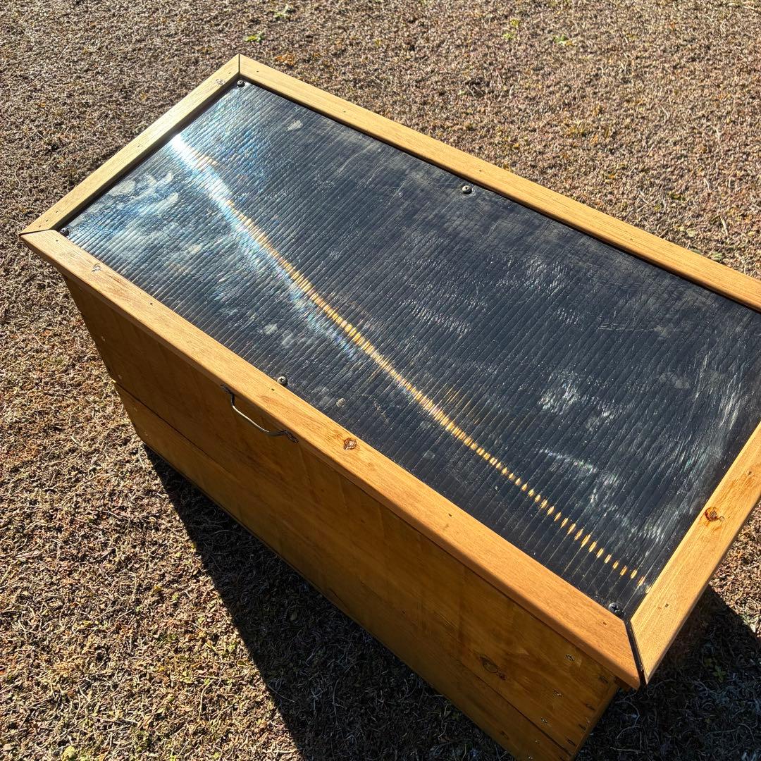 りんご箱で作ったキエーロ型コンポスト　黒ポリカ天板仕様