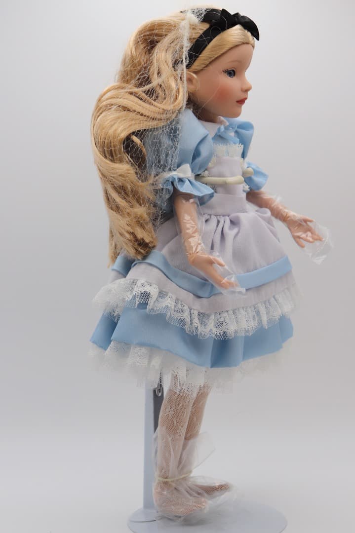 Curiouser ang Curiouser 青と白のドレス EFANBEE