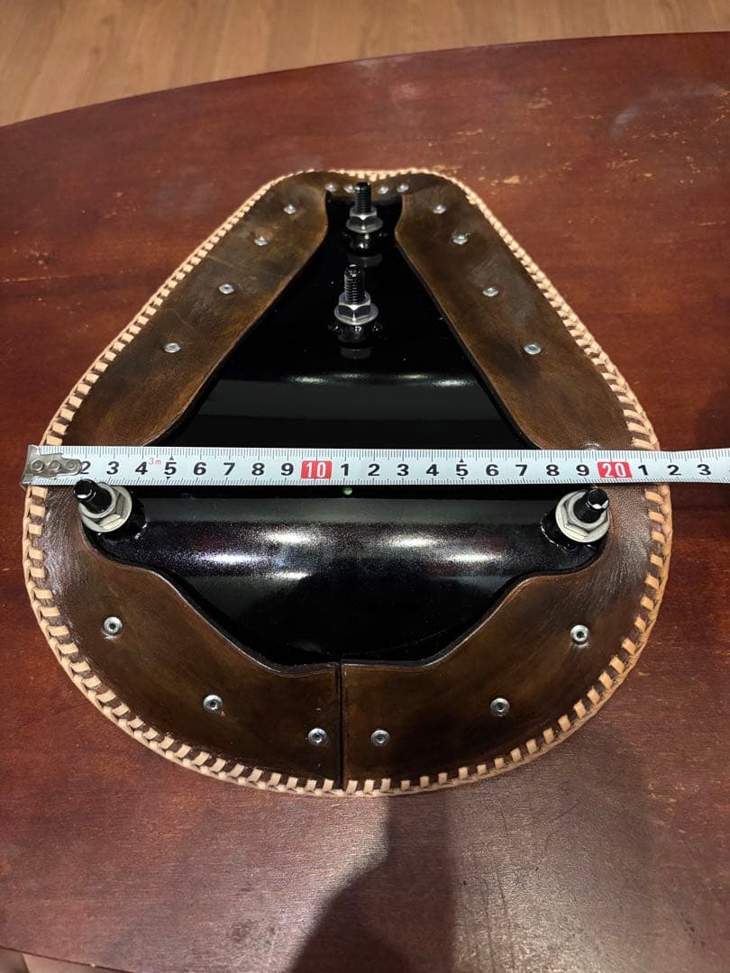 本革 レザーソロシート ダークブラウン 編み込み