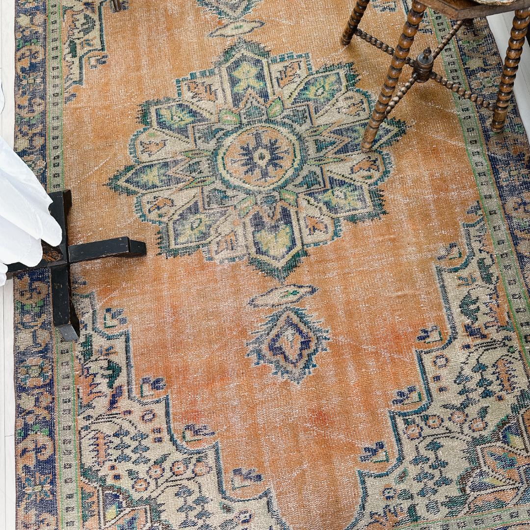 トルコ ヴィンテージラグ A135 超大判 オレンジ ネイビー ターコイズ