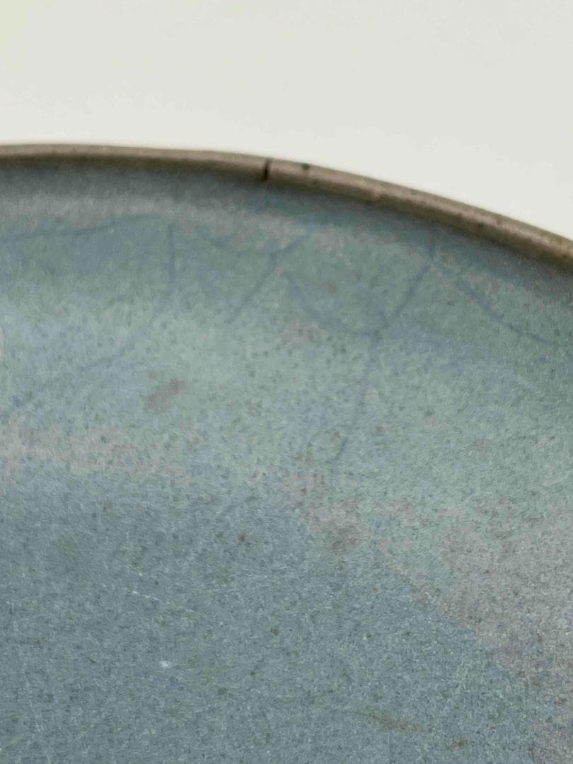 北宋時代　鈞窯　澱青釉飛紫紅斑盤　【旧家蔵出し】　窯変釉　辰砂皿(B-84)