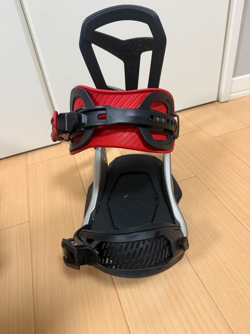 UNION スノーボードビンディング シルバー/レッド