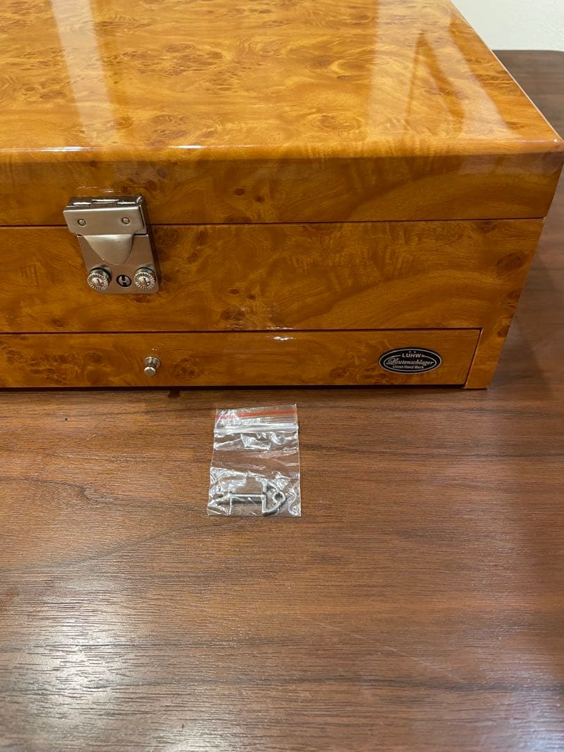 【稀少18本】LUHW ローテンシュラガー 時計ケース　バーズアイメープル 鍵