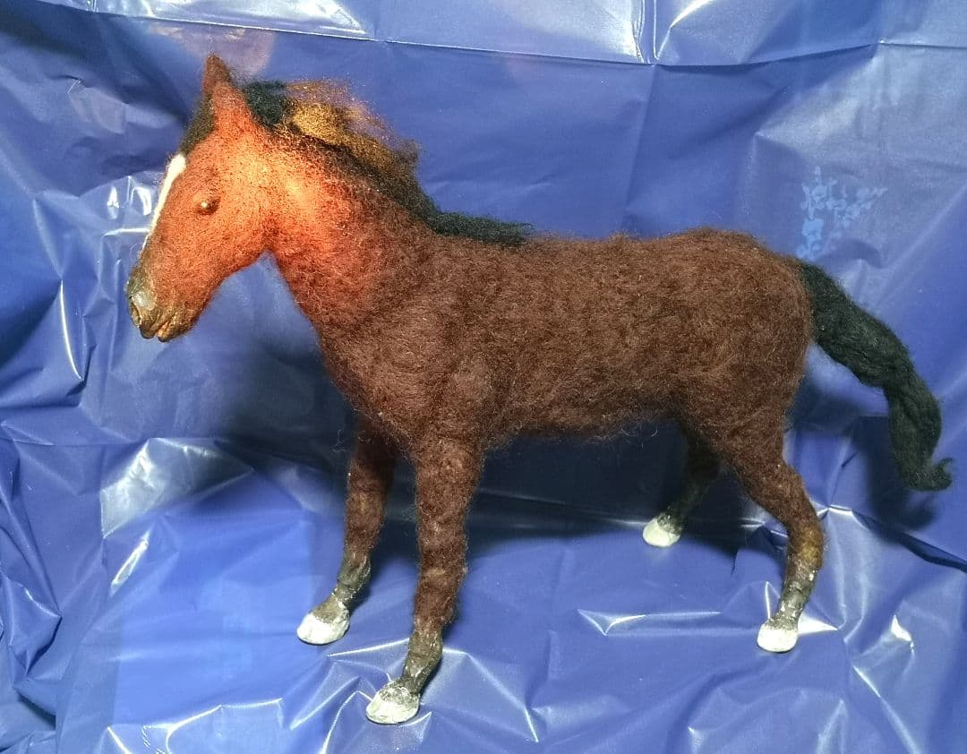 フェルト製リアル馬フィギュア 約40㎝