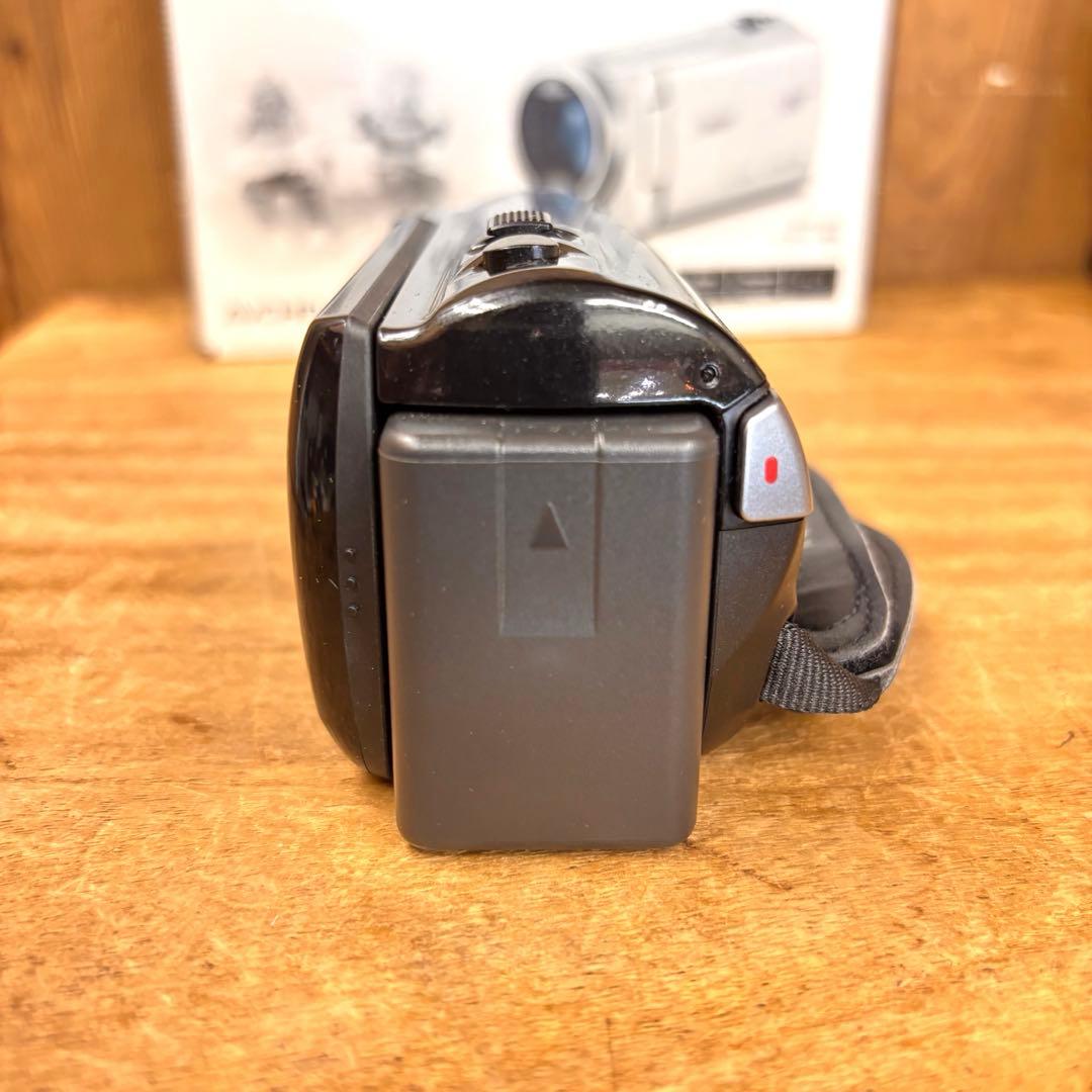 美品❗️Panasonic HC-V230M デジタルハイビジョンビデオカメラ
