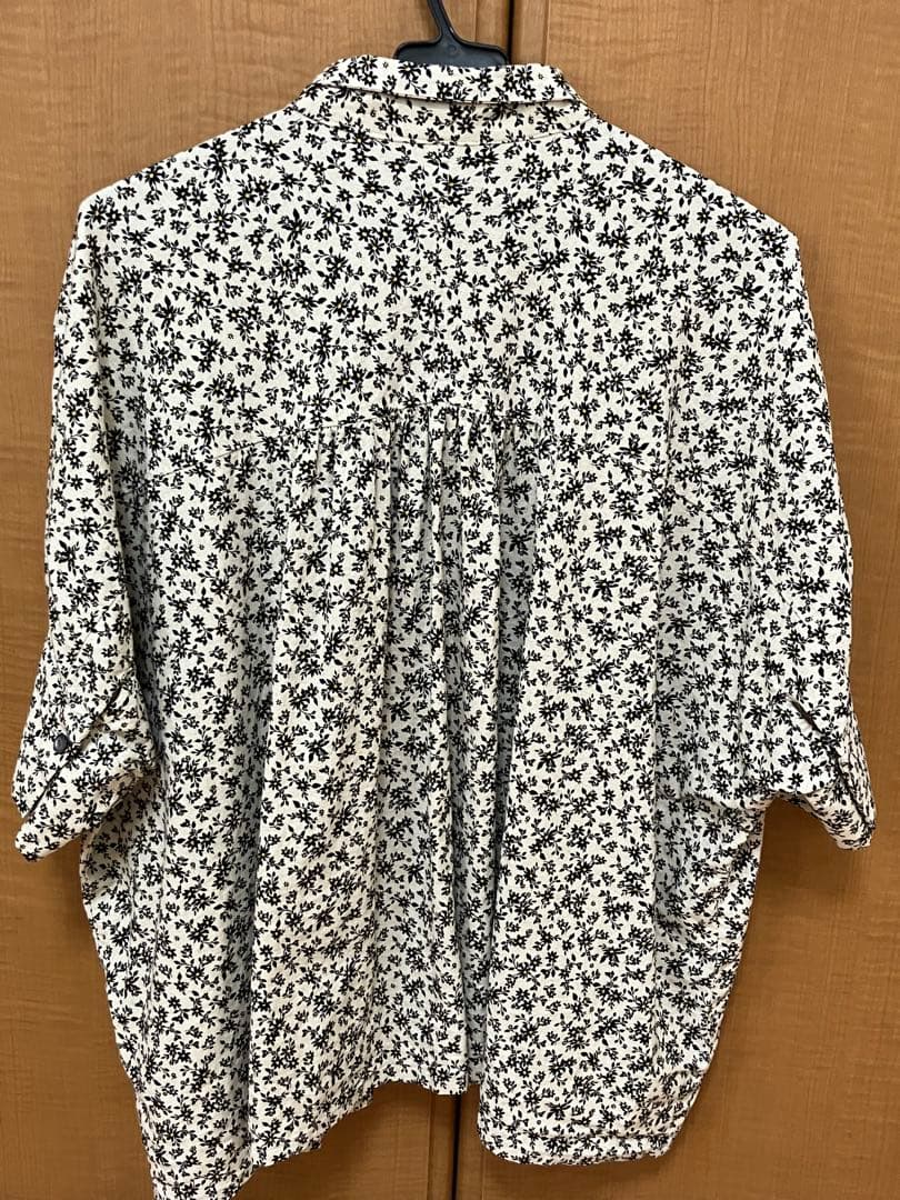 北欧暮らしの道具店　ヌーベル ドゥ パラディ / 花柄ブラウス　キナリ