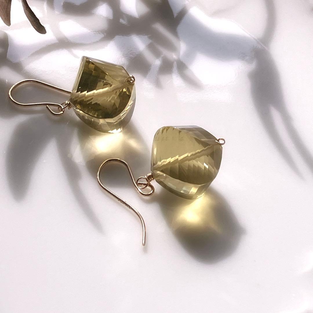 Kaya◆ひねりコンケーブカット✧ハニークォーツピアス