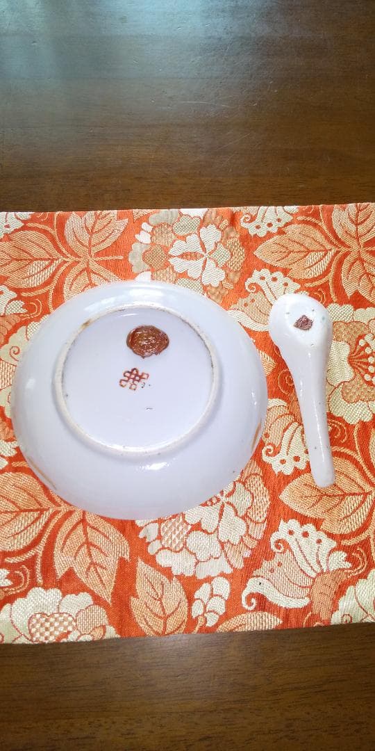 中国清朝期 粉彩花文皿 草花色絵 及び匙