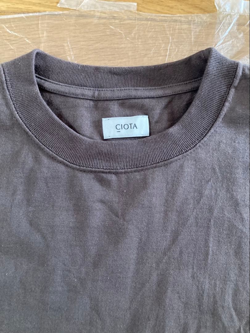 シオタ スビンコットン ポケット付きロンT GRAY