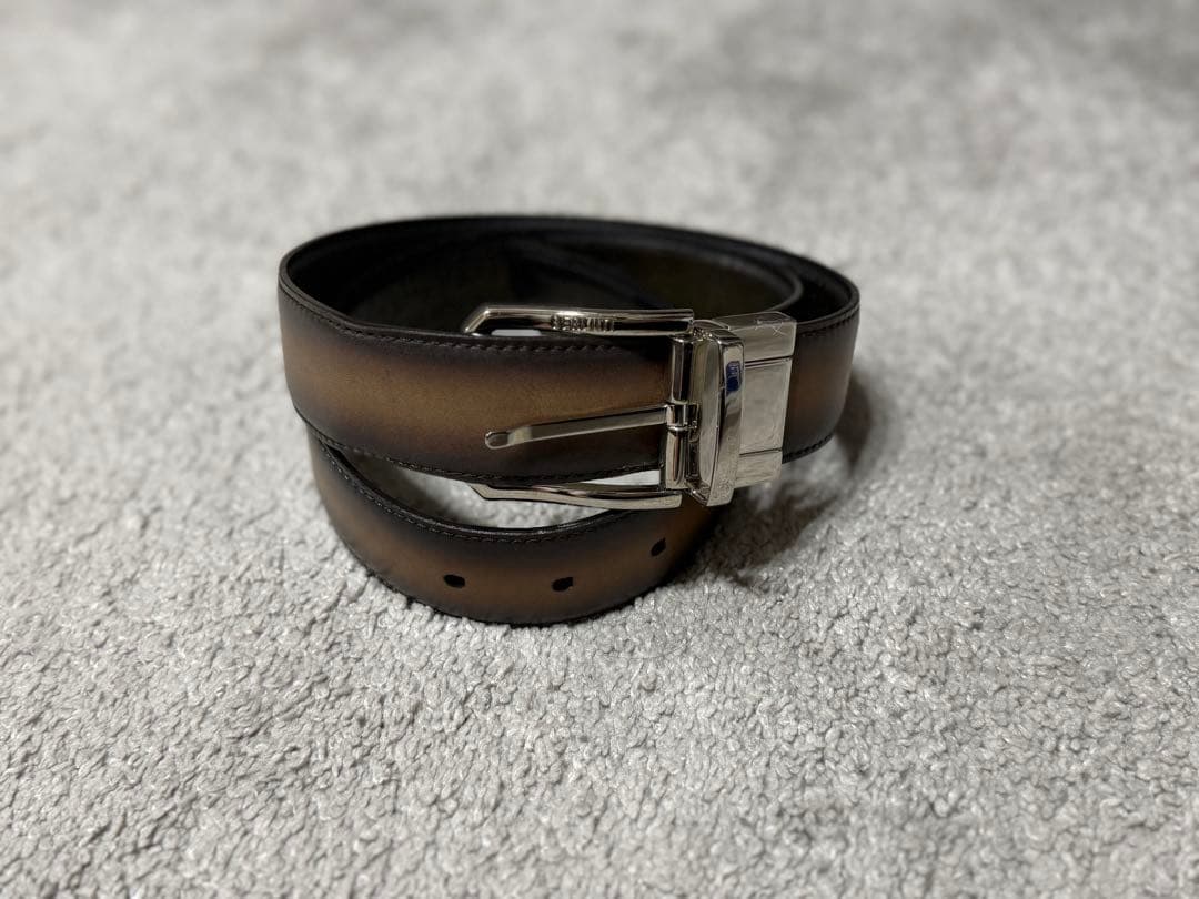 BERLUTI レザーベルトリバーシブル残り1日で掲載終了します。