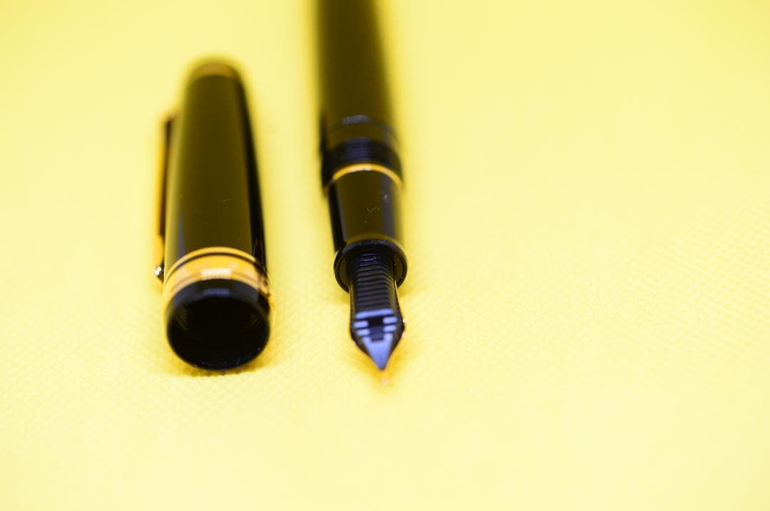 セーラー万年筆　プロフェッショナルギア金　中細字　(H-MF)