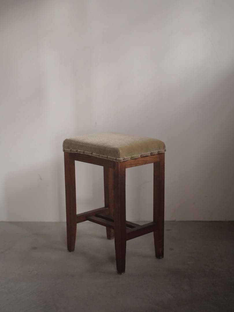 角スツール　張り替え済　スツール　椅子　古家具　古道具　アンティーク　昭和レトロ