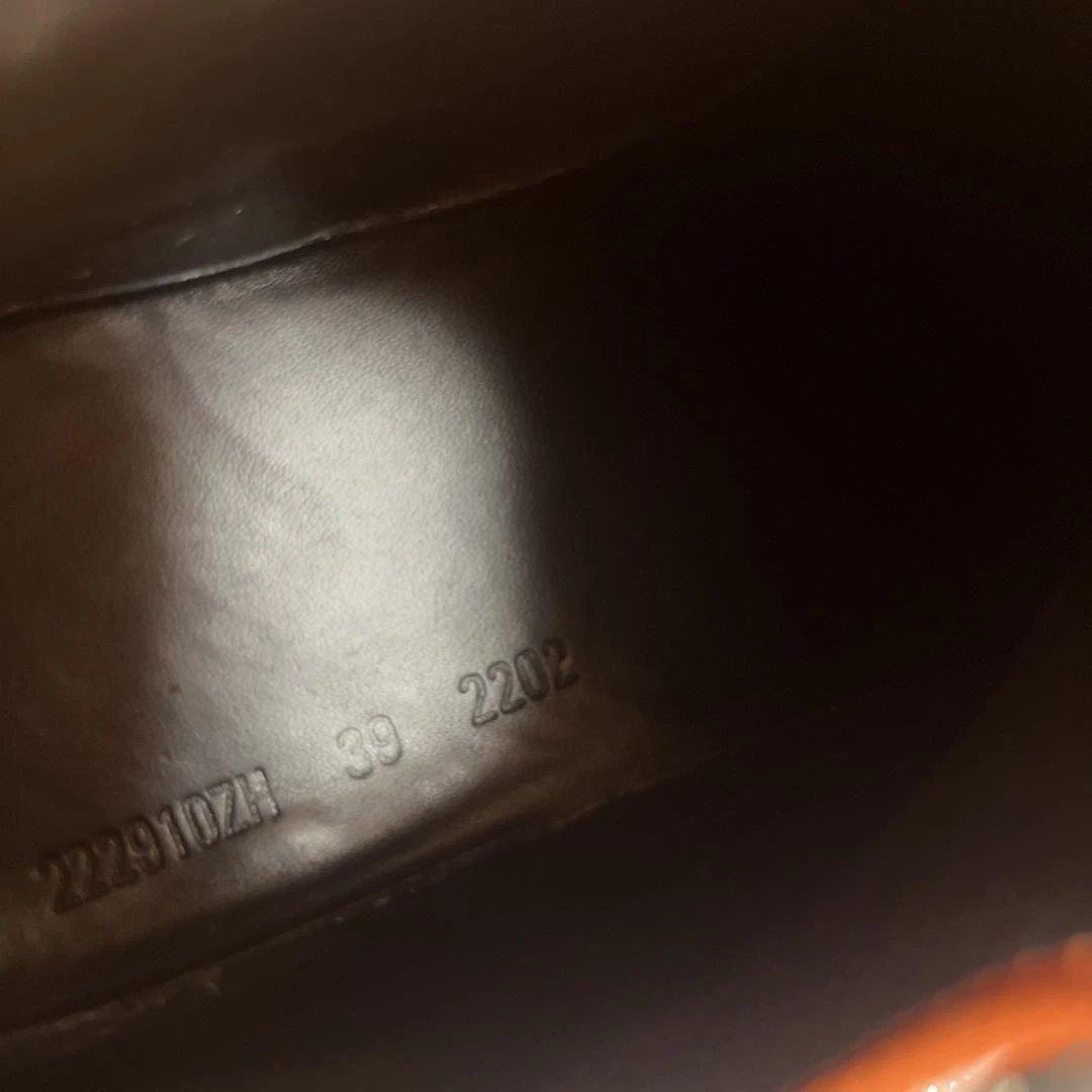 ブラック/オレンジ チェックパターン スニーカー