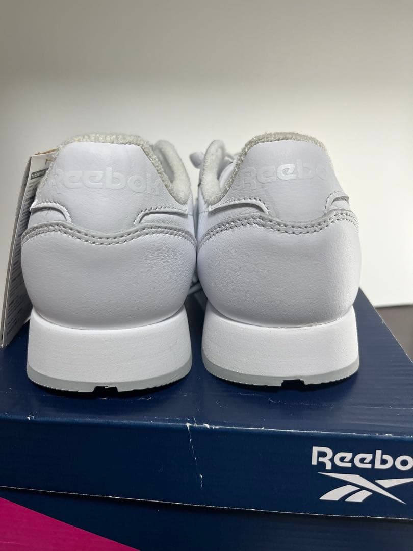 【新品未使用】Reebok リーボック　スニーカー　HP9689