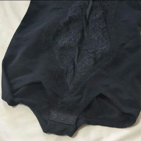 新品 シャンデール ボディスーツ ブラック C85