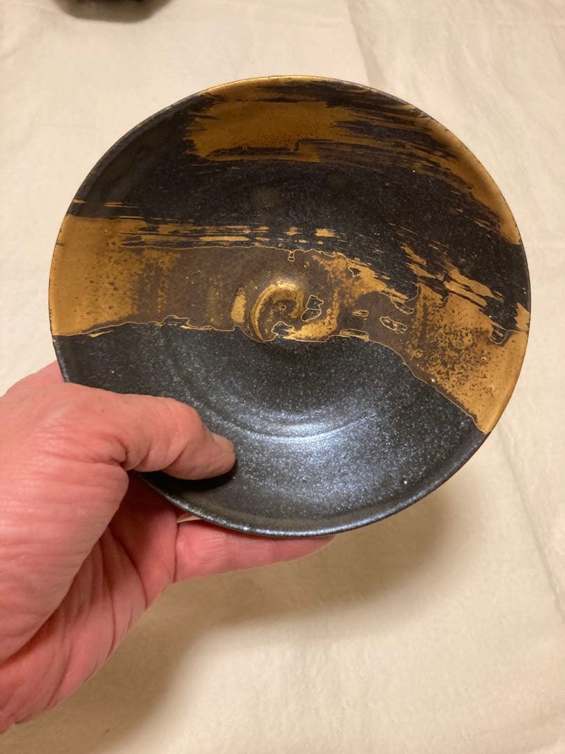 【一点物】作家物 金彩 黒陶 浅鉢 大胆な金箔 景色が美しい器 和モダン